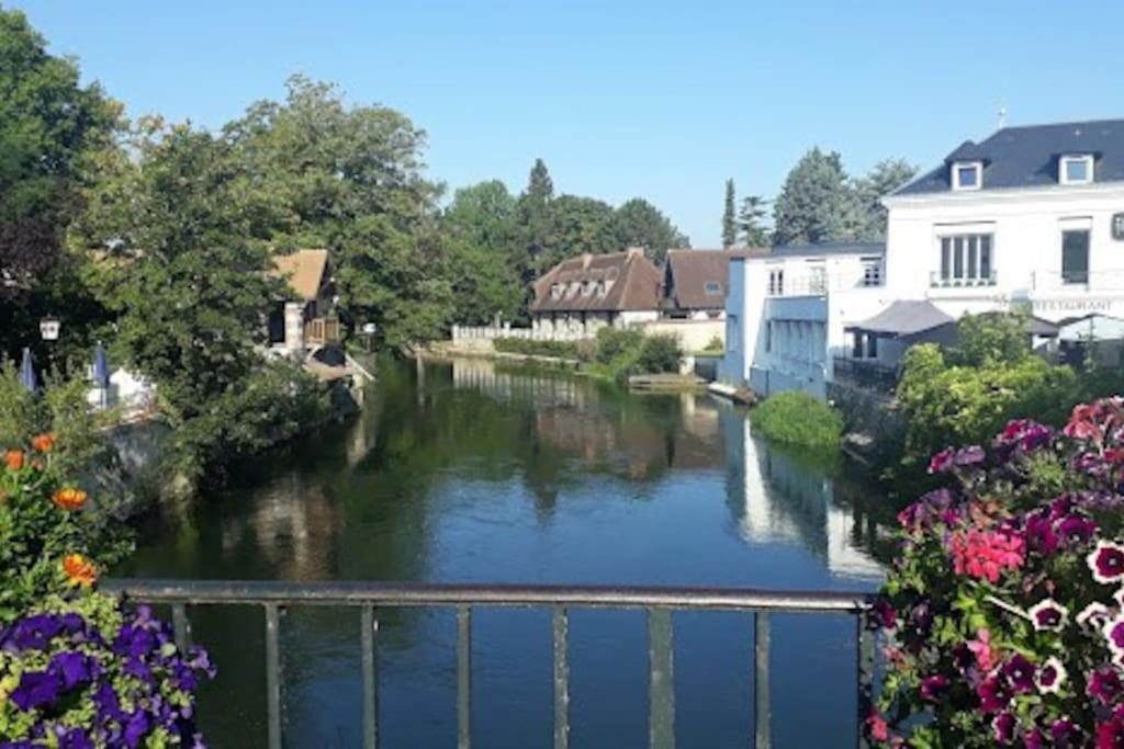 Insolite Escapade Avec Spa Privatif Villa Pacy-sur-Eure Exterior foto